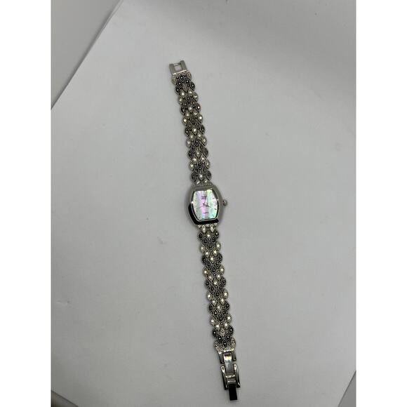 Gruen II Women's Silver Tone Watch Black Gray Analog *new battery* - Picture 10 of 10